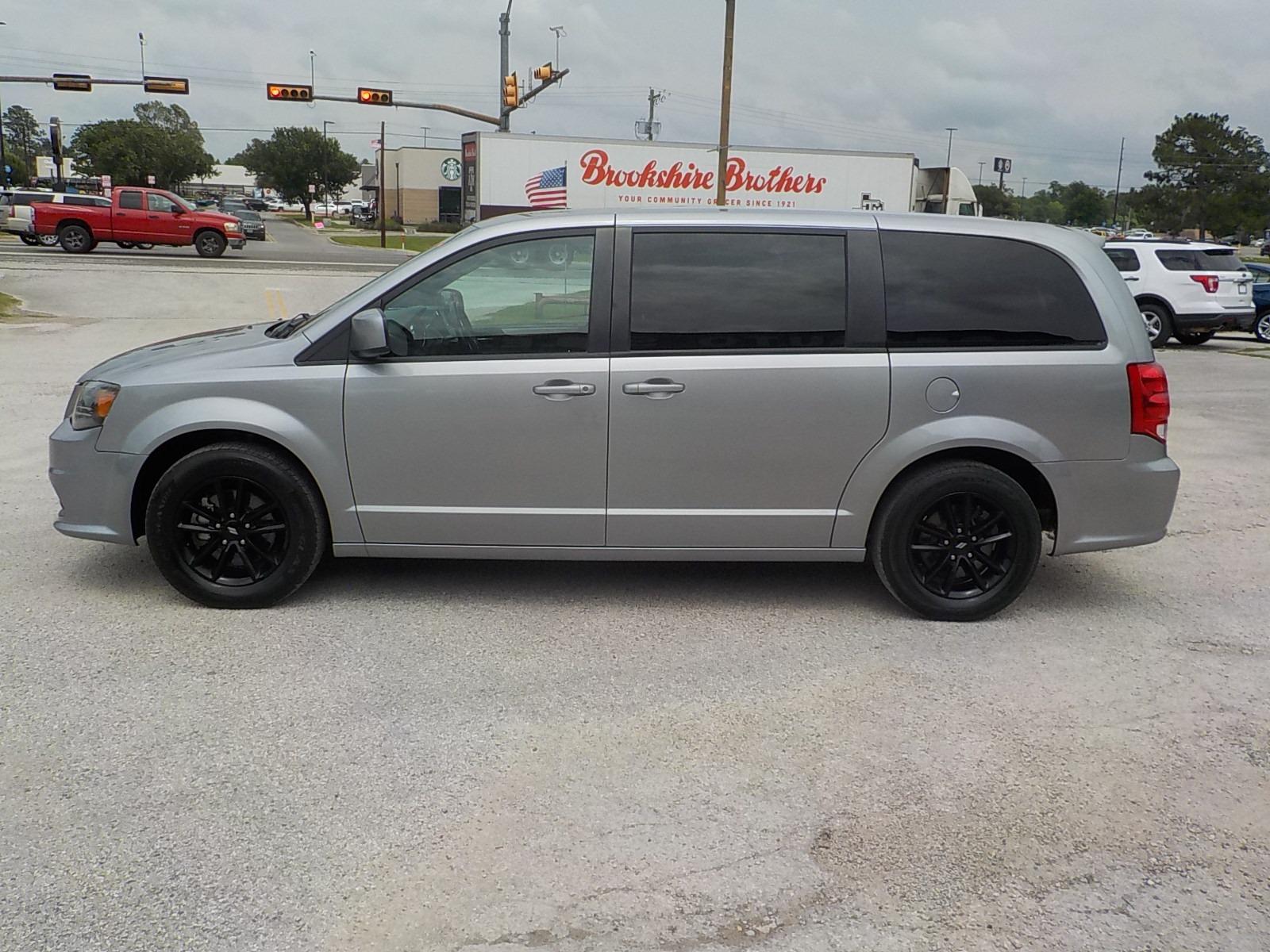 2019 Gray Dodge Grand Caravan (2C4RDGEG9KR) with an V6 engine, Automatic transmission, located at 1617 W Church Street, Livingston, TX, 77351, (936) 327-3600, 30.710995, -94.951157 - A family vehicle priced where a family can afford it!! You won't be dissapointed!! - Photo #4